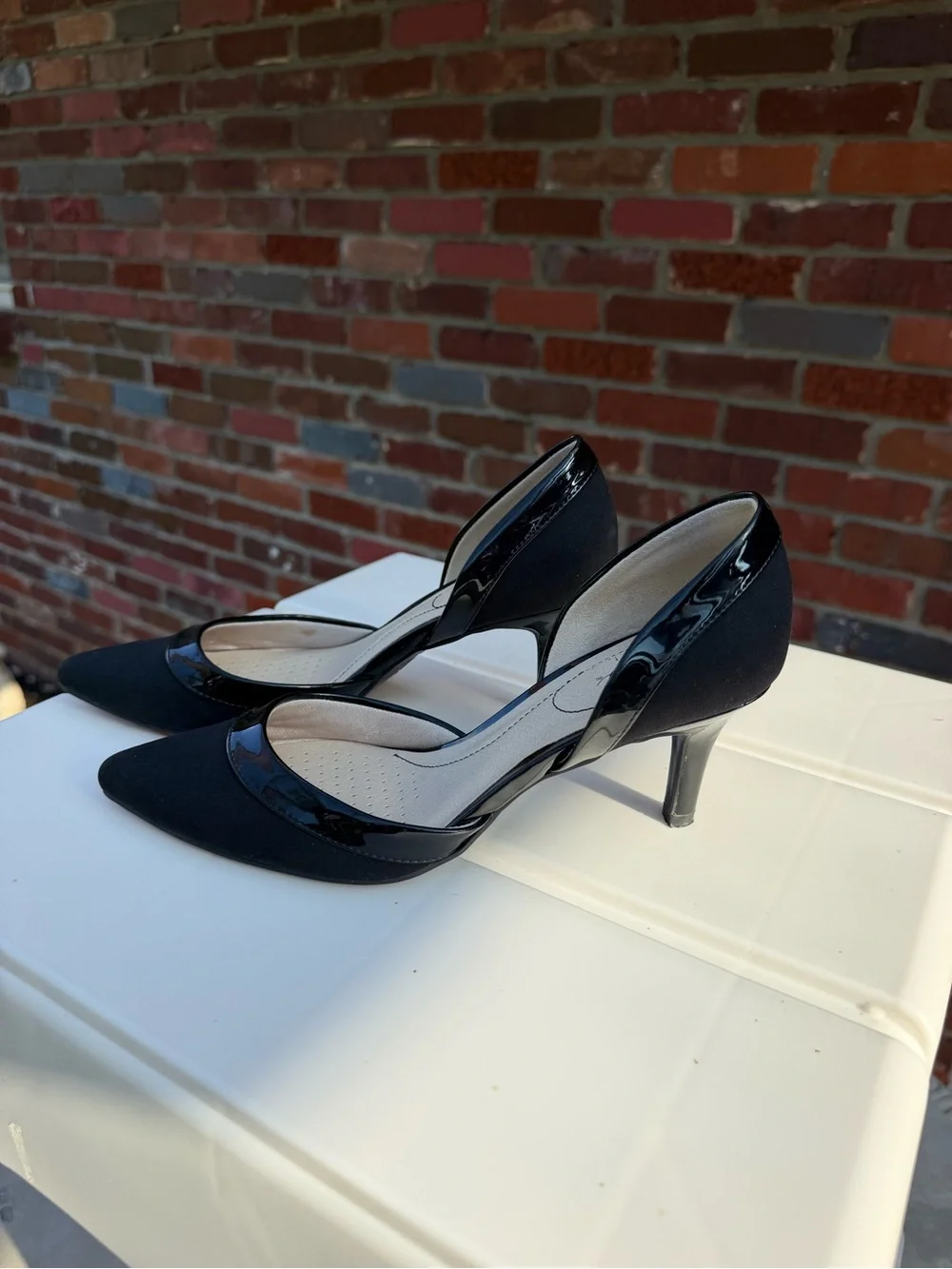 Vintage Kitten Heel / Life Stride Black Pointed-Toe Heels